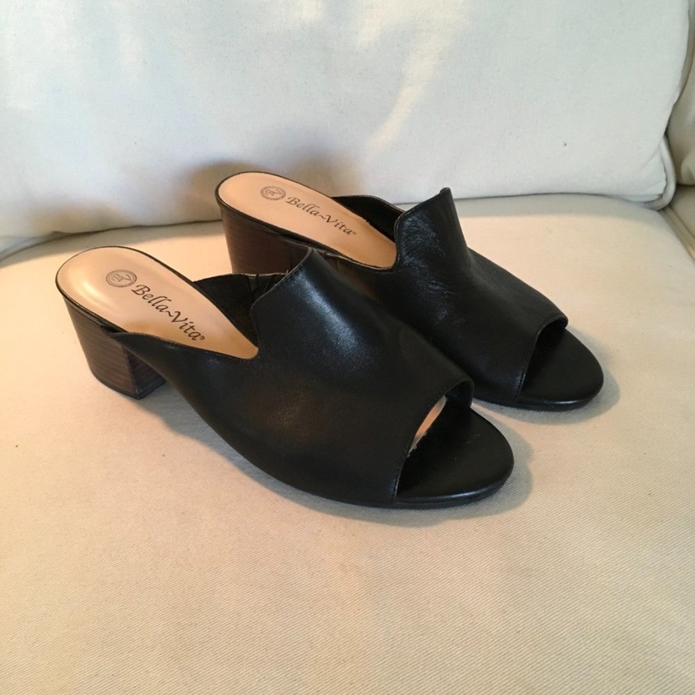 Bella Vita Daisy Block Heel Sandal's